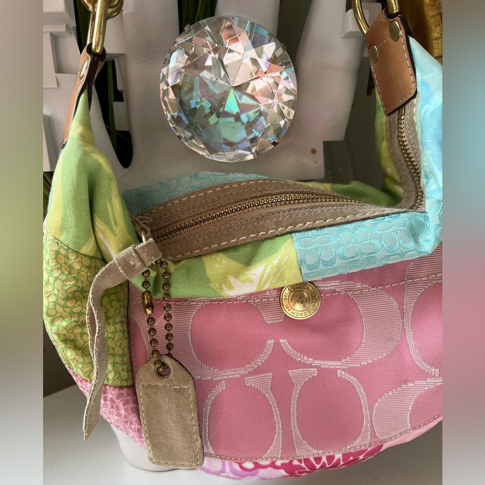 COACH Vintage Y2K multicolor Patchwork Bag – Pastel, Small & Chic - Picture 4 of 17